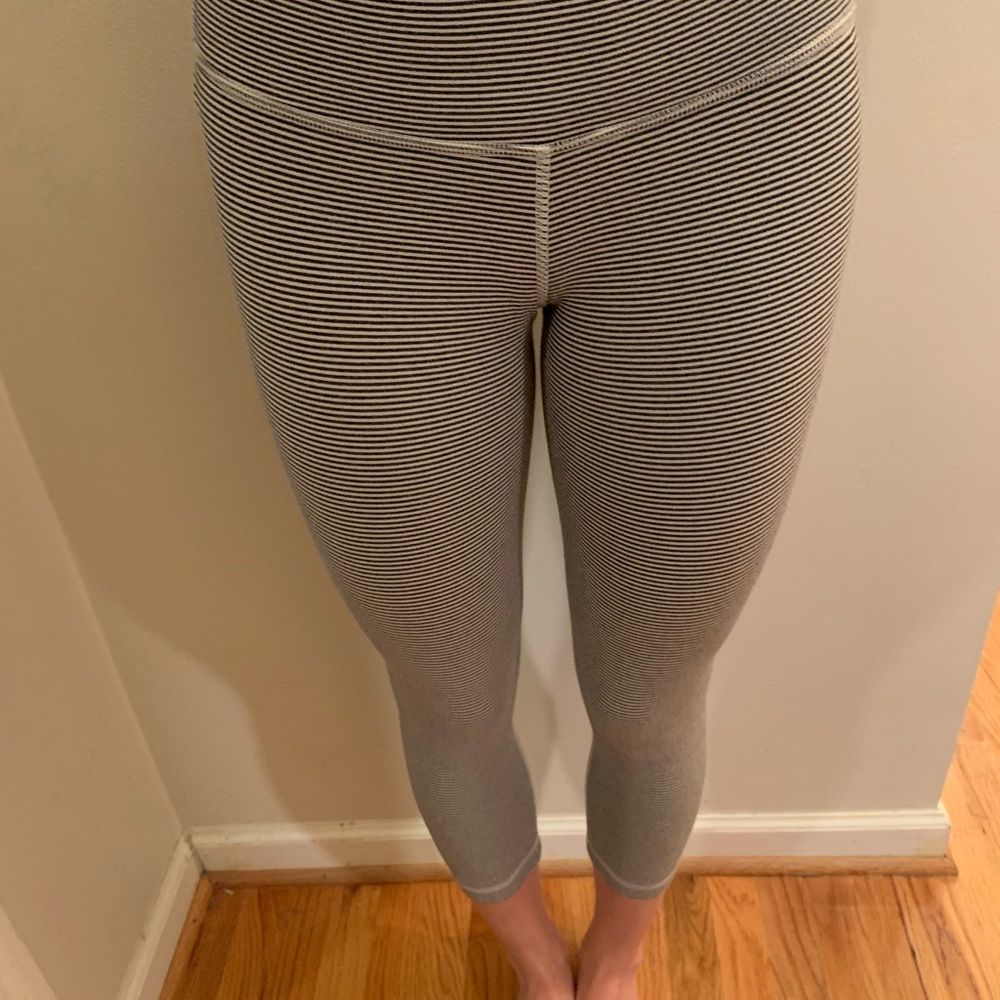 Lululemon Align Cropped Capri Leggings